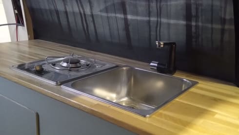 VW Bussy – Volkwagen T5 with outdoor kitchen