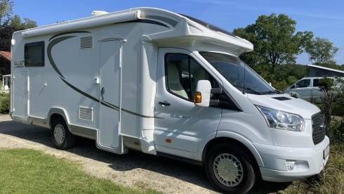 Mobilhome voor 4 personen – 4p Ford semi-integrated uit 2020