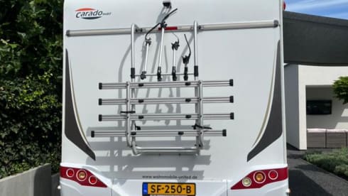 M&M – 5p Carado semi-integrated uit 2016