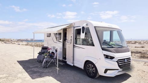 Tortuga  – Luxurious 4 sit Camper FULLY EQUIPPED Solar Generator 4000w