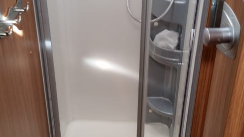 LEOBO – Carado T447