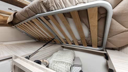 zipvana – Elnagh 532 - 2023