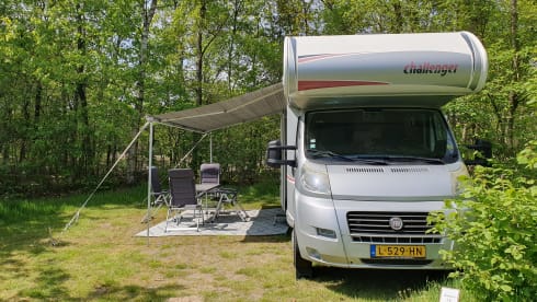 Lucky – Spacious and complete camper (7p-2012-euro5)