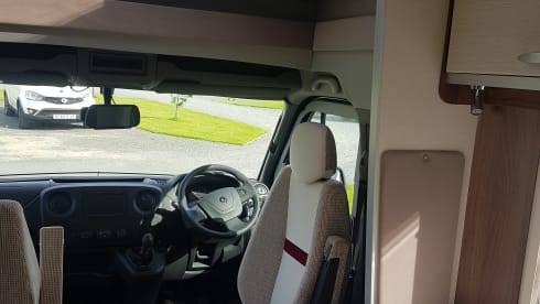 Loulou – 4 berth Lunar semi-integrated from 2020