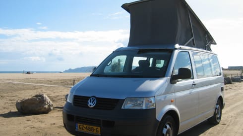 Bulli 2 – Budget bus camper Volkswagen California T5