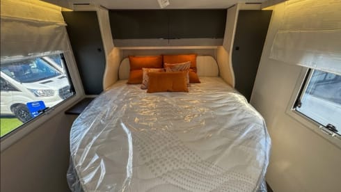 Clifford – Luxury 4 berth Chausson 788 Auto 2025