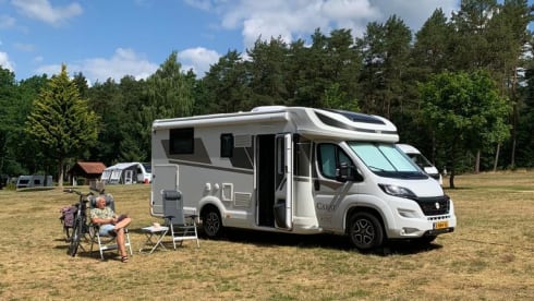 STRAND – BEACH - McLouis Carat 473 Automatic | 2023 | 5 persons