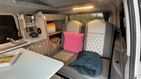 Rainbow Magnus – 4 berth Mercedes-Benz campervan from 2009
