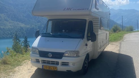 6p Peugeot alcove from 2003