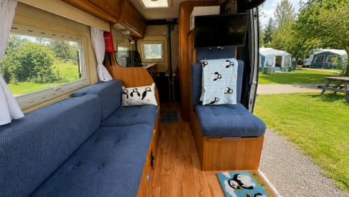 Puffin – Lernen Sie Atlas Cosy Campervan Adventures für zwei Personen kennen