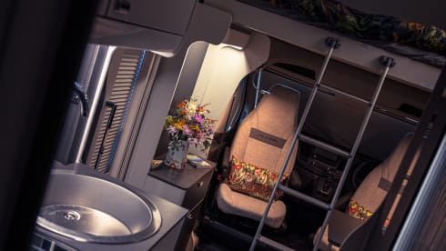Swifty  – Luxury 4 berth Ford , Swift Voyager 494 from 2024