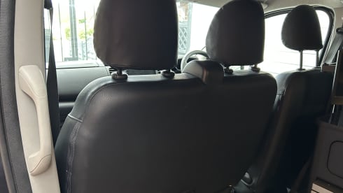 Roma – Superb 4 berth Vauxhall Vivaro campervan LWB