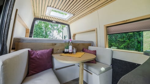 Oaki Doaki – 3p Volkswagen bus from 2025