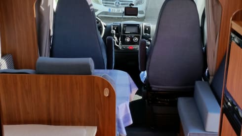 LEOBO – Carado T447