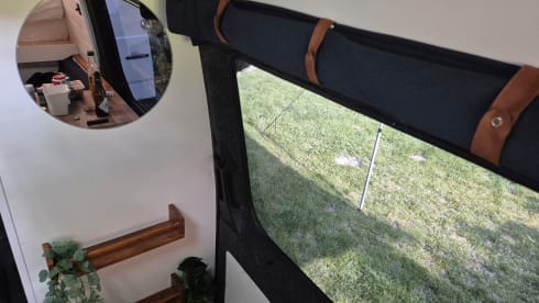Olaf – Neat conversion Volkswagen Crafter L2H2