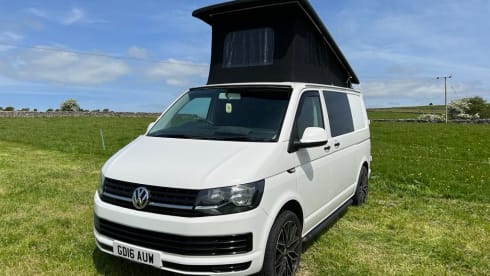 Carrie – 4-Berth Volkswagen Campervan from 2016