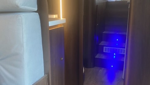 Lux Roller Team – 5 berth Roller Team semi-integrated from 2019