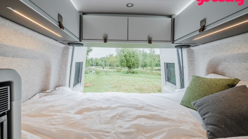 Hymer CrossOver with sleeping roof 4p. 