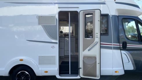Verhuurmaatjes – 4p Rapido semi-integrated uit 2018