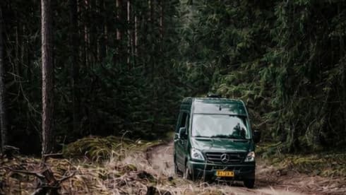 Ome Jan  – 2p Mercedes-Benz bus from 2011