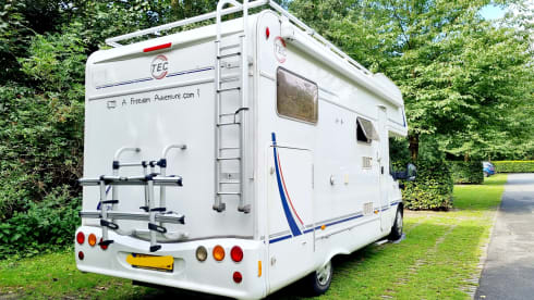 Casa – Leuke alkoof camper voor 4 personen om avonturen te beleven!