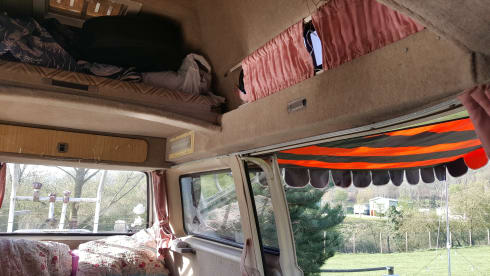 Frieda – Frieda the Automatic VW T25 Campervan