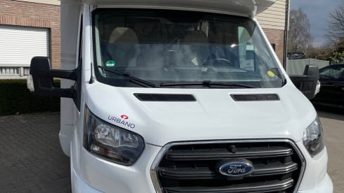 RT 267 – 4p Roller Team semi-integrated uit 2022