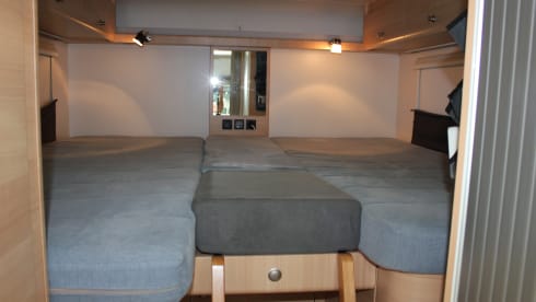 3p Knaus semi-integrated from 2010, Van TI 600 ME, 130 Multijet camper