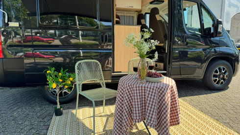 Complete Camperbus – Pössl camper Automaat met dakairco