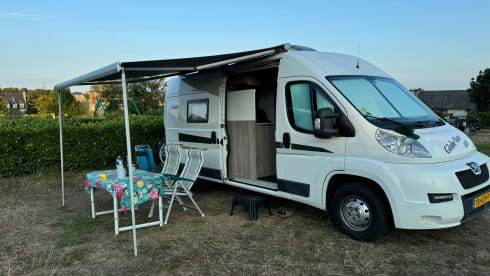 2-person Peugeot Boxer Bus Camper