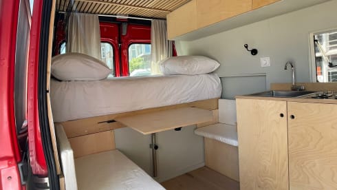 Lola – Two-person Self-build Camperbus