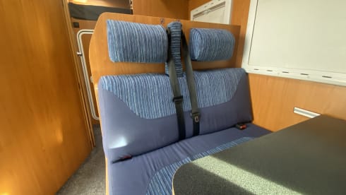 Speedy – Motorsport en Adventure - 7x7 garage en trekhaak voor 2500kg