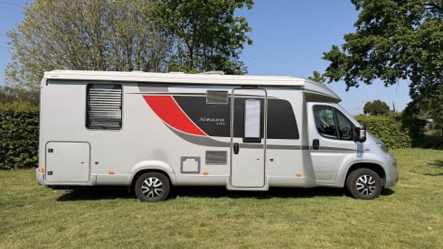 Burstner Nexxo T740 – 3p Bürstner semi-integrated uit 2015