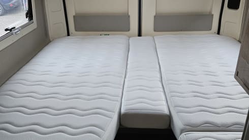 2p Rapido V68 Buscamper (2020) Length beds & Comfort