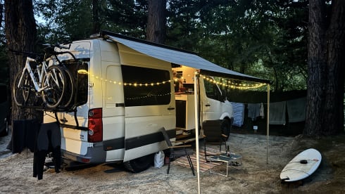 PatHFinder, the Off-Grid Volkswagen Crafter camper from Rotterdam