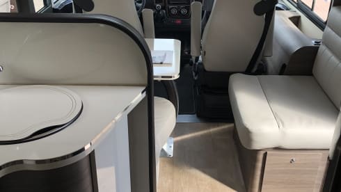 Just Breathe – Relax with our McLouis Carat (2019)