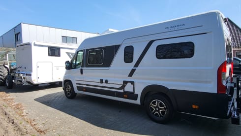 Adria Twin Sport 640 SLB wit – Chic camper van automatic with single beds, navigation system, etc.
