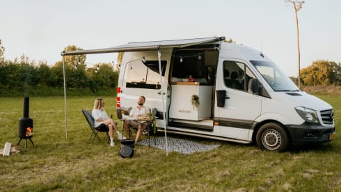 2p Mercedes-Benz bus from 2015