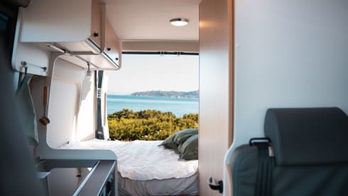 Desert – Premium Outdoor Van Rental