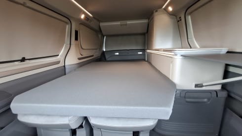 Wanderlust – 4p Volkswagen bus from 2025