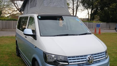Valerie – 4 berth Volkswagen T6 Campervan