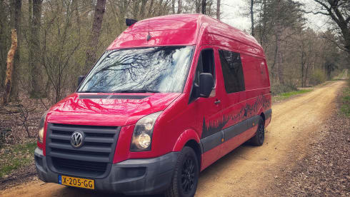 Ruime, hoge gezinscamper. Ideaal voor gezinnen en lange mensen