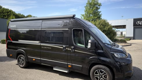 Making Memories 13 – 2025 Dethleffs Globetrail met Automaat en Dakairco. Elegant en Betrouwbaar