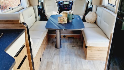  🚐 Miniclan – 🏞 4p Bavaria Nomad 2023