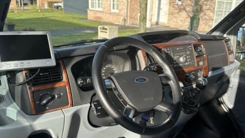 5p Benimar semi-integrated uit 2012