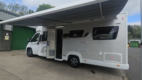 Compass – Stunning 6 berth 6 belt