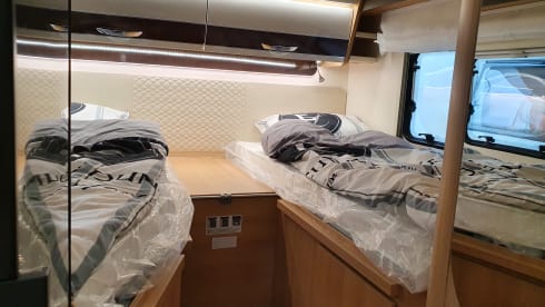 7 – 2/4 seater McLouis Sovereign Semi-Integral 2022
