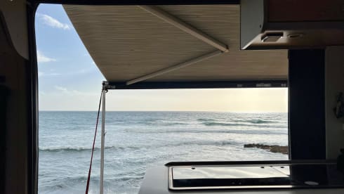 Freeda – Luxury off-grid Hymer (4p) roof tent