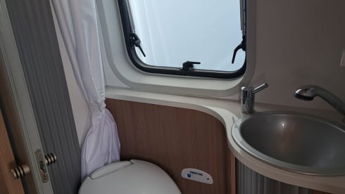 SunnieSunliving – 2-person Fiat Ducato bus from 2017