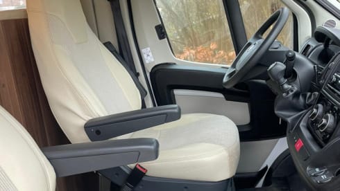 Genieten vol luxe !  – Geniet van alle luxe en gemak in deze prachtige familie camper 